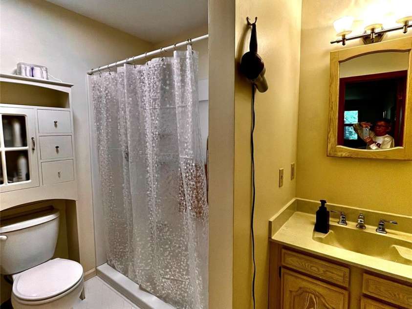 585 Nottingham Road, Brevard, NC 28712.  MLS# CAR4207707, YatesRealty ID 516. Primary bath