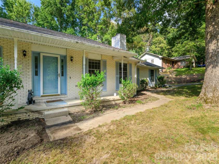 209 Trappers Trail, Hendersonville, NC 28739.  MLS# CAR4423581, YatesRealty ID 51600. 