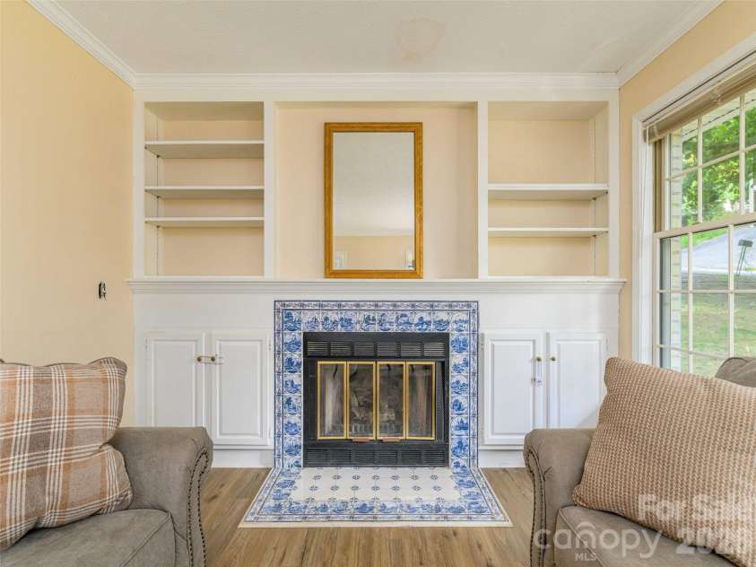 209 Trappers Trail, Hendersonville, NC 28739.  MLS# CAR4423581, YatesRealty ID 51600. 