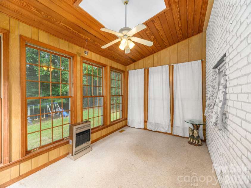 209 Trappers Trail, Hendersonville, NC 28739.  MLS# CAR4423581, YatesRealty ID 51600. 