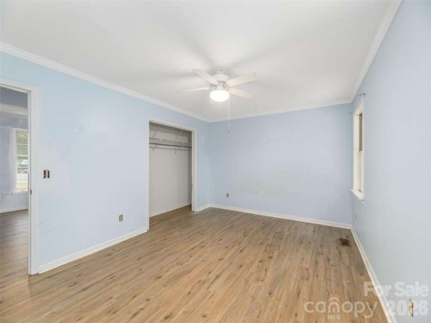 209 Trappers Trail, Hendersonville, NC 28739.  MLS# CAR4423581, YatesRealty ID 51600. 