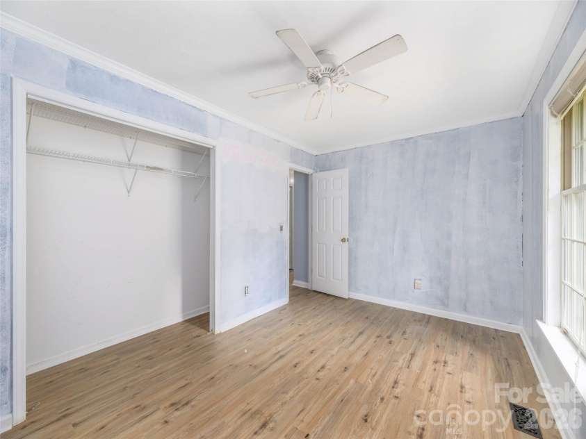 209 Trappers Trail, Hendersonville, NC 28739.  MLS# CAR4423581, YatesRealty ID 51600. 