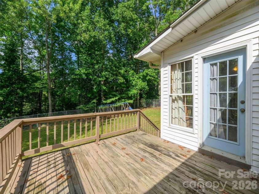209 Trappers Trail, Hendersonville, NC 28739.  MLS# CAR4423581, YatesRealty ID 51600. 
