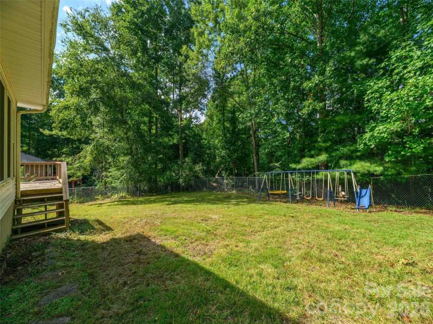 209 Trappers Trail, Hendersonville, NC 28739.  MLS# CAR4423581, YatesRealty ID 51600. 