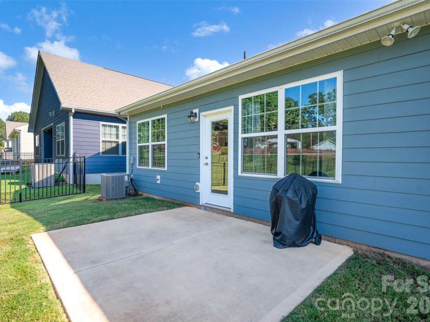 156 White Apple Way, Statesville, NC 28625.  MLS# CAR4423420, YatesRealty ID 51601. 
