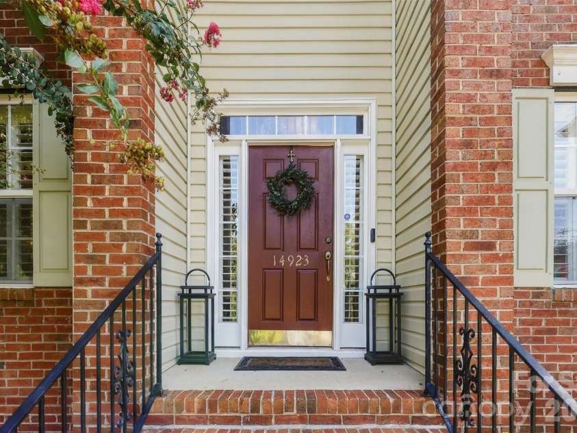 14923 Hawick Manor Lane, Pineville, NC 28134.  MLS# CAR4422293, YatesRealty ID 51609. 