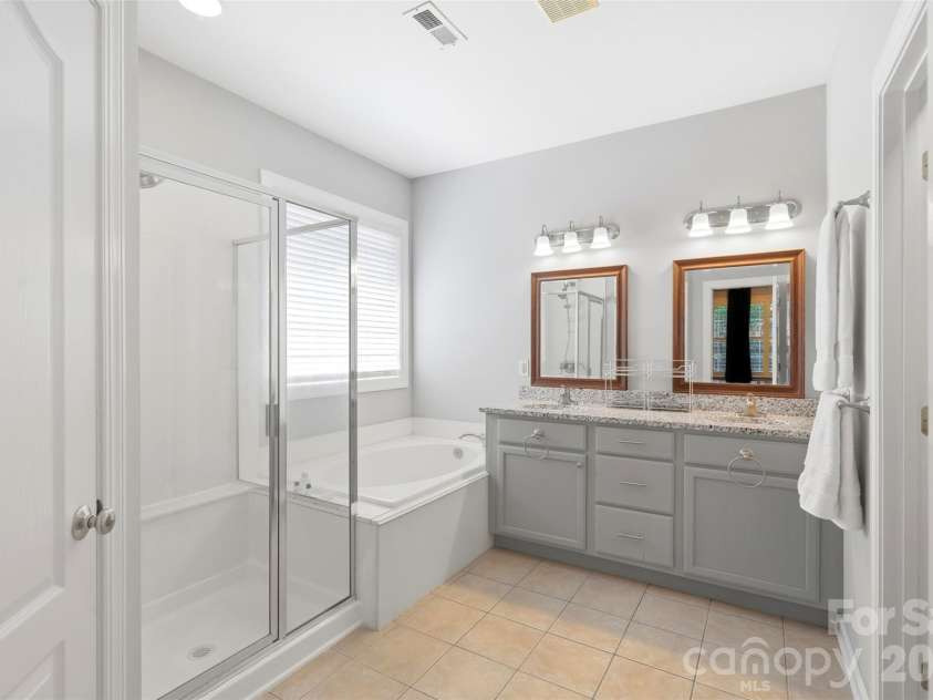14923 Hawick Manor Lane, Pineville, NC 28134.  MLS# CAR4422293, YatesRealty ID 51609. 