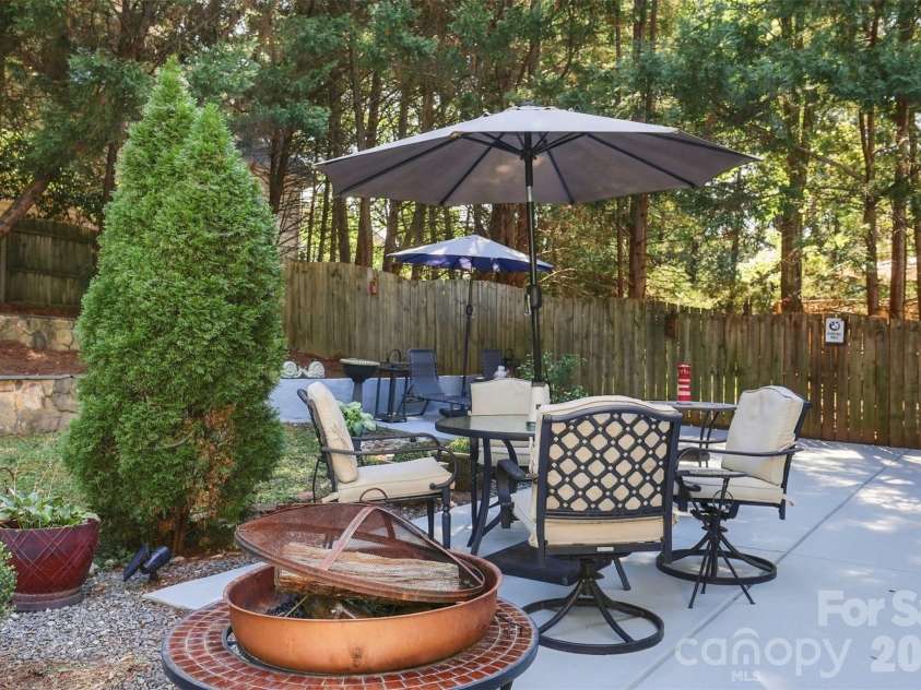 14923 Hawick Manor Lane, Pineville, NC 28134.  MLS# CAR4422293, YatesRealty ID 51609. 