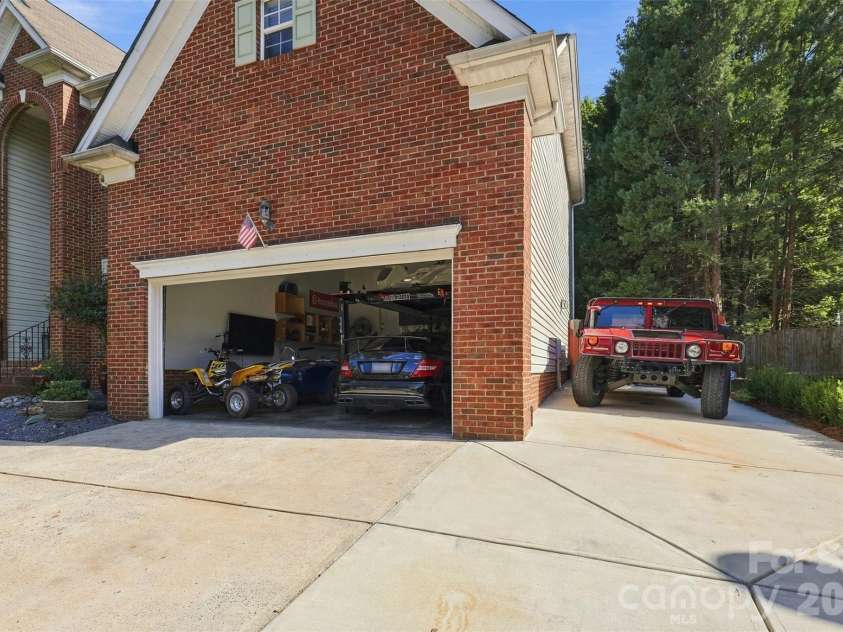 14923 Hawick Manor Lane, Pineville, NC 28134.  MLS# CAR4422293, YatesRealty ID 51609. 