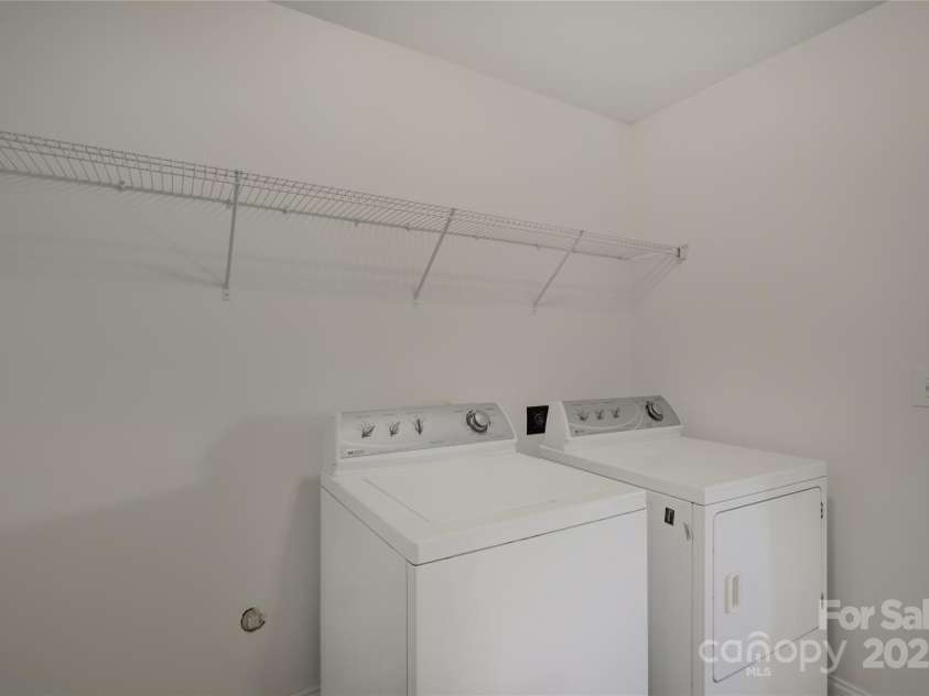 10029 Daufuskie Drive, Charlotte, NC 28278.  MLS# CAR4204538, YatesRealty ID 5161. 2nd laundry room upstairs