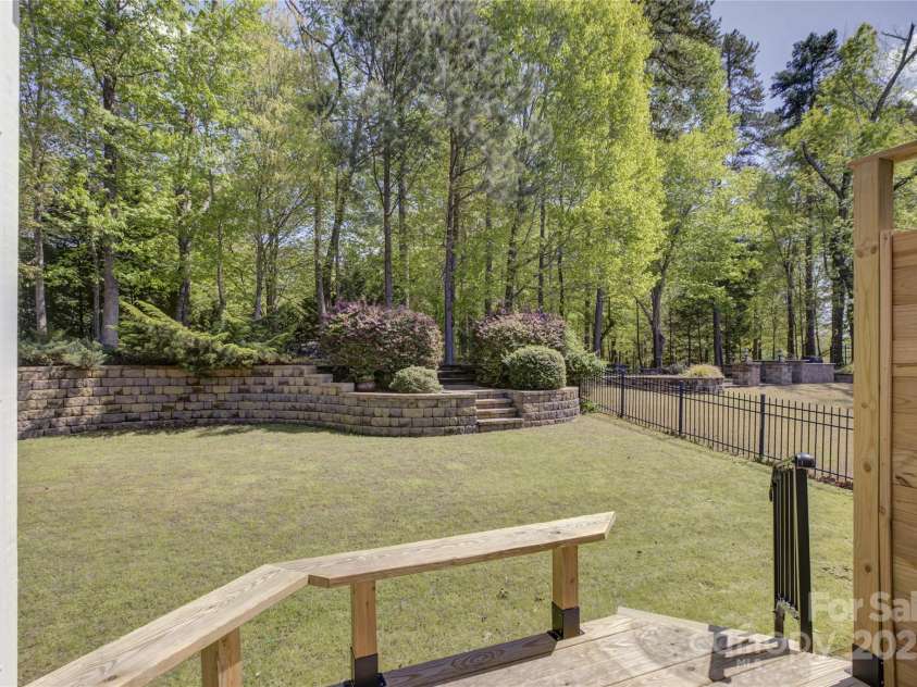 10029 Daufuskie Drive, Charlotte, NC 28278.  MLS# CAR4204538, YatesRealty ID 5161. 