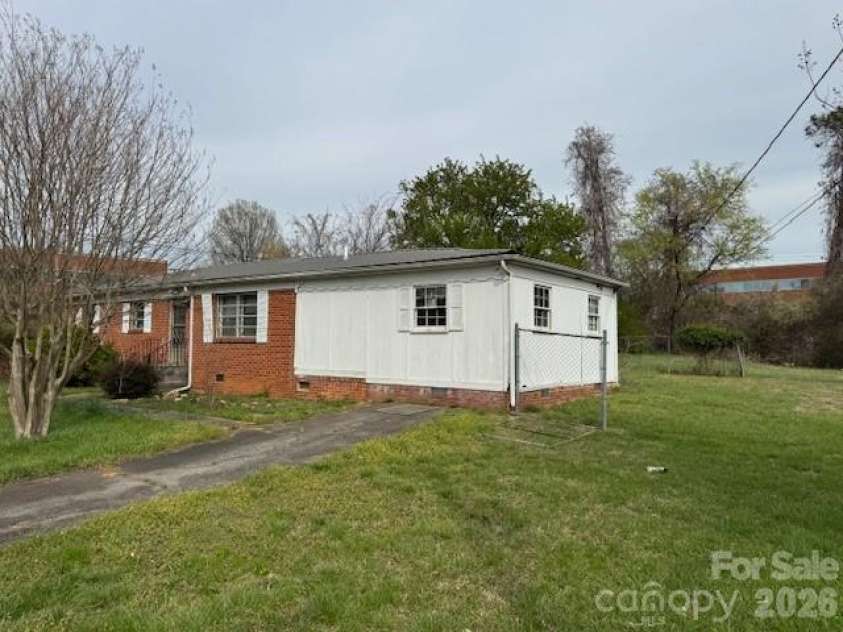 408 Clark Boulevard, Charlotte, NC 28262.  MLS# CAR4360135, YatesRealty ID 5161. 