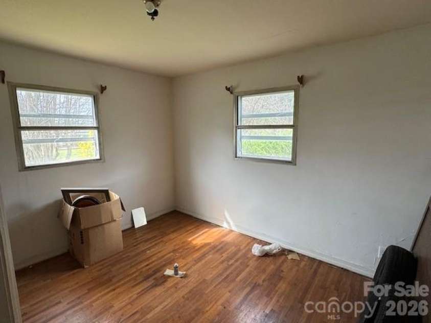 408 Clark Boulevard, Charlotte, NC 28262.  MLS# CAR4360135, YatesRealty ID 5161. 