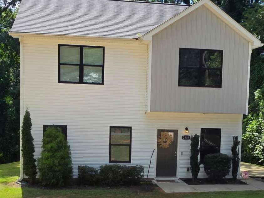 2908 Burgess Drive, Charlotte, NC 28208.  MLS# CAR4422453, YatesRealty ID 51610. 