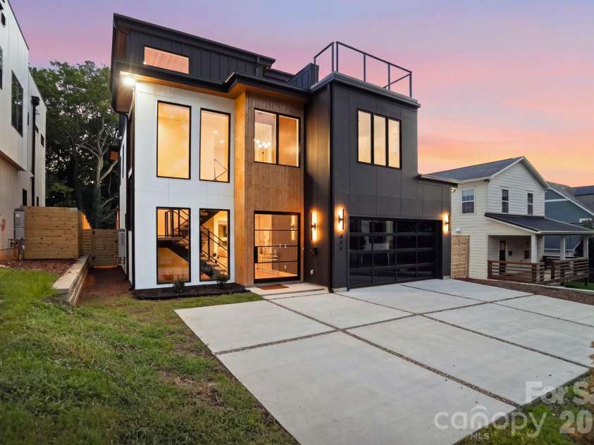 846 Belmont Avenue, Charlotte, NC 28205.  MLS# CAR4422854, YatesRealty ID 51612. 
