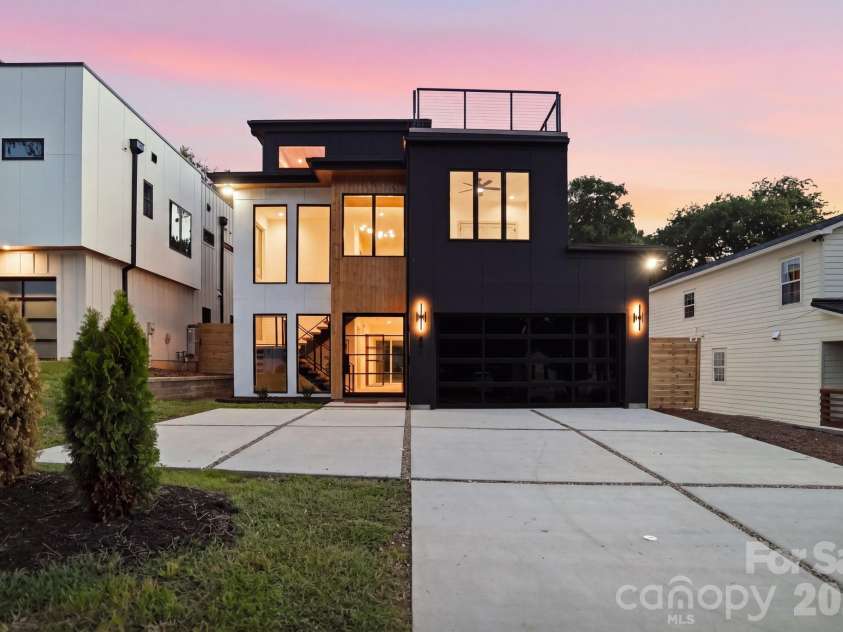 846 Belmont Avenue, Charlotte, NC 28205.  MLS# CAR4422854, YatesRealty ID 51612. 