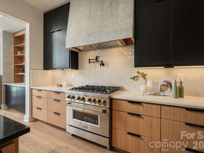 846 Belmont Avenue, Charlotte, NC 28205.  MLS# CAR4422854, YatesRealty ID 51612. 