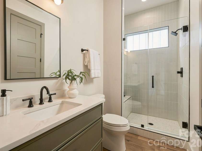 846 Belmont Avenue, Charlotte, NC 28205.  MLS# CAR4422854, YatesRealty ID 51612. 
