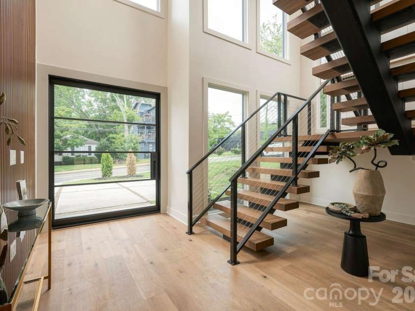 846 Belmont Avenue, Charlotte, NC 28205.  MLS# CAR4422854, YatesRealty ID 51612. 