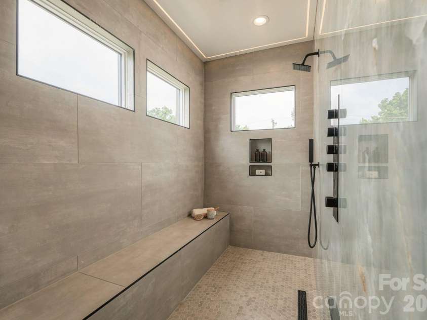 846 Belmont Avenue, Charlotte, NC 28205.  MLS# CAR4422854, YatesRealty ID 51612. 