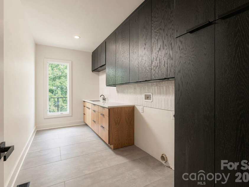 846 Belmont Avenue, Charlotte, NC 28205.  MLS# CAR4422854, YatesRealty ID 51612. 
