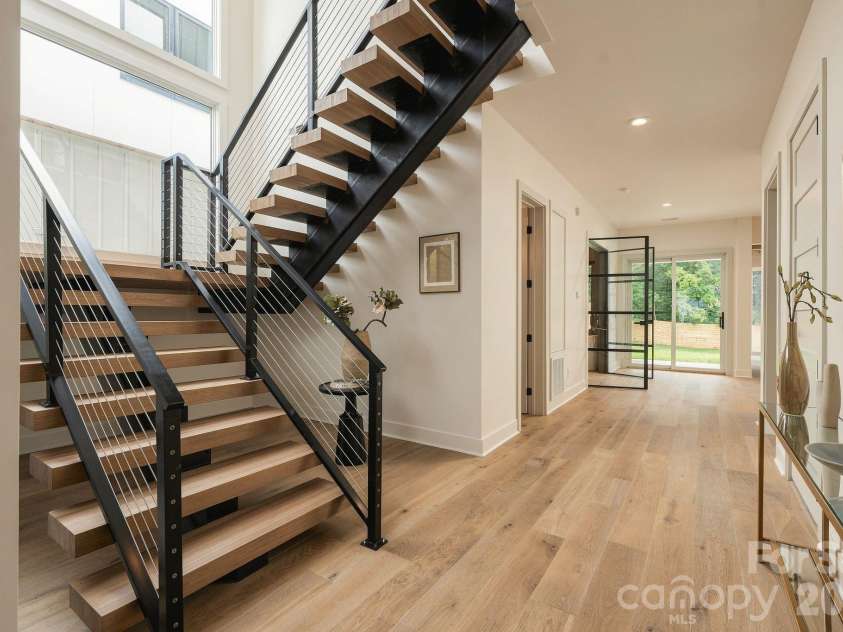 846 Belmont Avenue, Charlotte, NC 28205.  MLS# CAR4422854, YatesRealty ID 51612. 