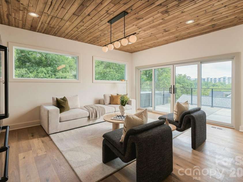 846 Belmont Avenue, Charlotte, NC 28205.  MLS# CAR4422854, YatesRealty ID 51612. 