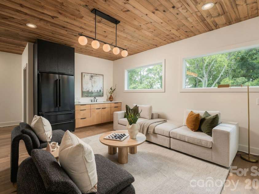 846 Belmont Avenue, Charlotte, NC 28205.  MLS# CAR4422854, YatesRealty ID 51612. 