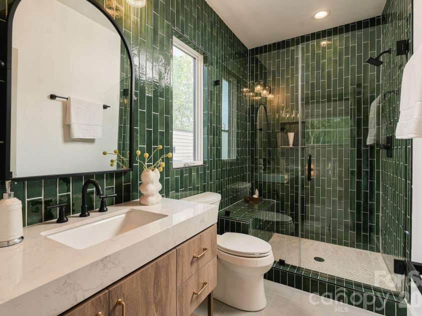 846 Belmont Avenue, Charlotte, NC 28205.  MLS# CAR4422854, YatesRealty ID 51612. 