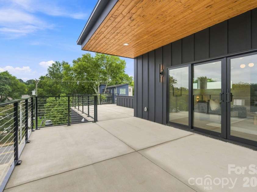 846 Belmont Avenue, Charlotte, NC 28205.  MLS# CAR4422854, YatesRealty ID 51612. 