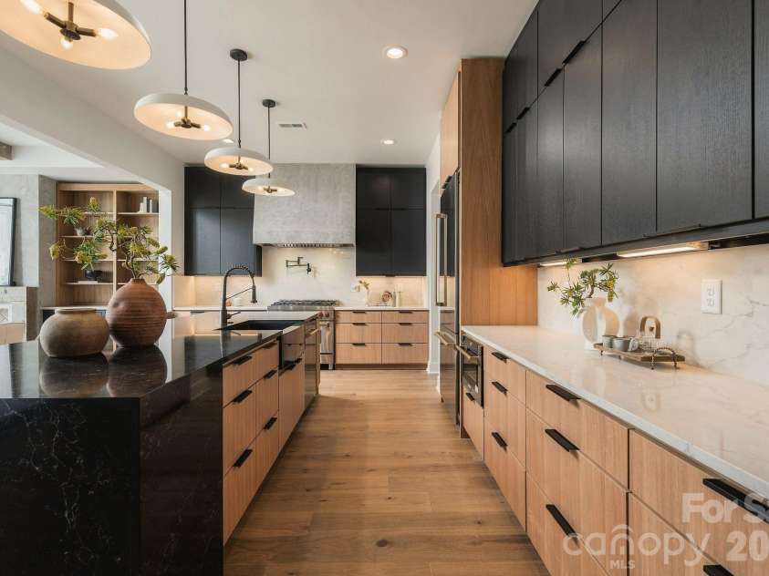 846 Belmont Avenue, Charlotte, NC 28205.  MLS# CAR4422854, YatesRealty ID 51612. 