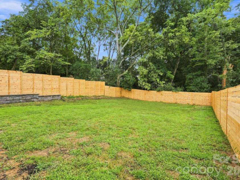 846 Belmont Avenue, Charlotte, NC 28205.  MLS# CAR4422854, YatesRealty ID 51612. 