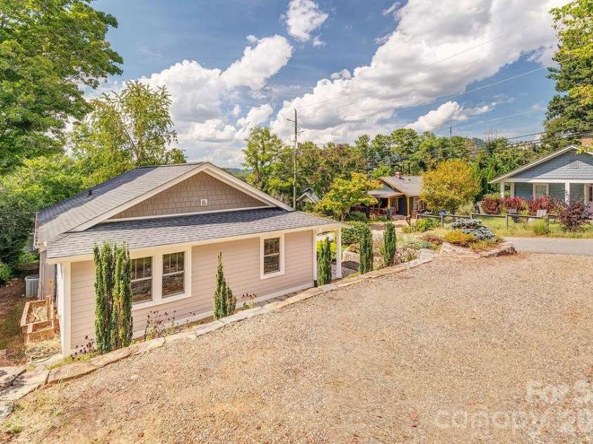 11 Temple Avenue, Asheville, NC 28804.  MLS# CAR4421842, YatesRealty ID 51613. Dedicated parking