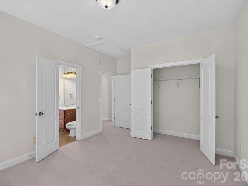10431 Alvarado Way, Charlotte, NC 28277.  MLS# CAR4421425, YatesRealty ID 51614. 
