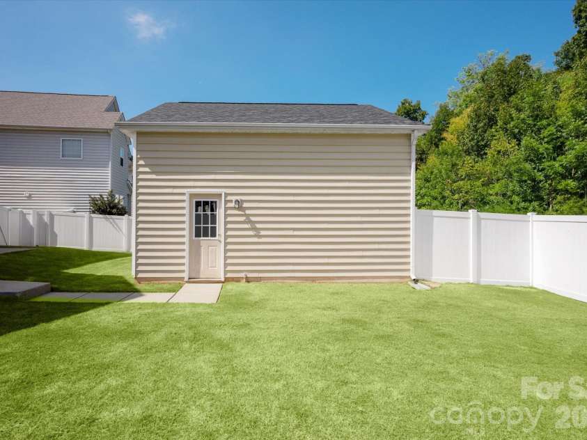 10431 Alvarado Way, Charlotte, NC 28277.  MLS# CAR4421425, YatesRealty ID 51614. 