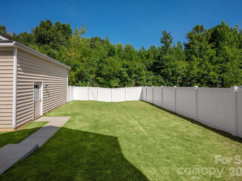 10431 Alvarado Way, Charlotte, NC 28277.  MLS# CAR4421425, YatesRealty ID 51614. 