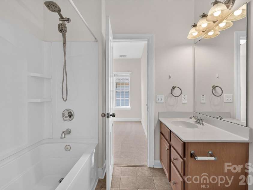 10431 Alvarado Way, Charlotte, NC 28277.  MLS# CAR4421425, YatesRealty ID 51614. Full bath