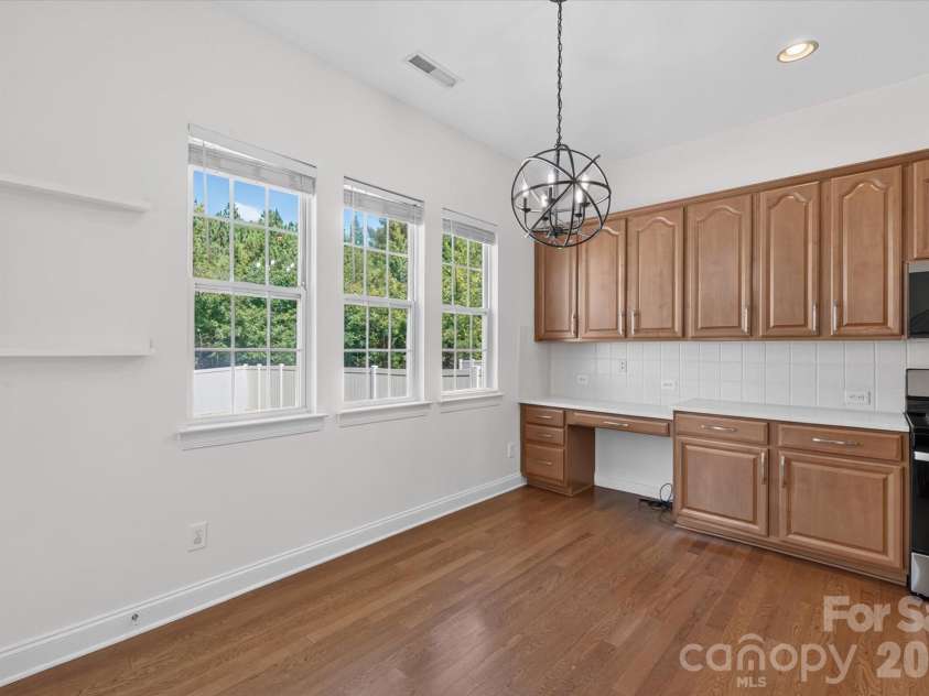 10431 Alvarado Way, Charlotte, NC 28277.  MLS# CAR4421425, YatesRealty ID 51614. Kitchen dining area