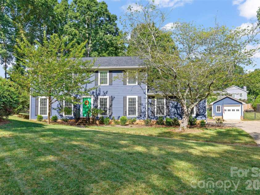 1109 Tuxedo Court, Charlotte, NC 28211.  MLS# CAR4423114, YatesRealty ID 51615. 