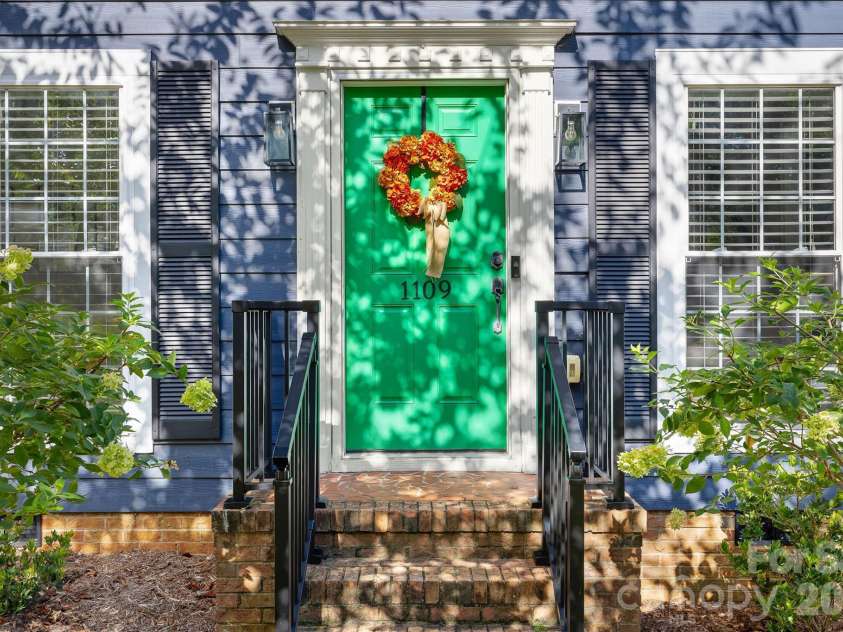 1109 Tuxedo Court, Charlotte, NC 28211.  MLS# CAR4423114, YatesRealty ID 51615. 