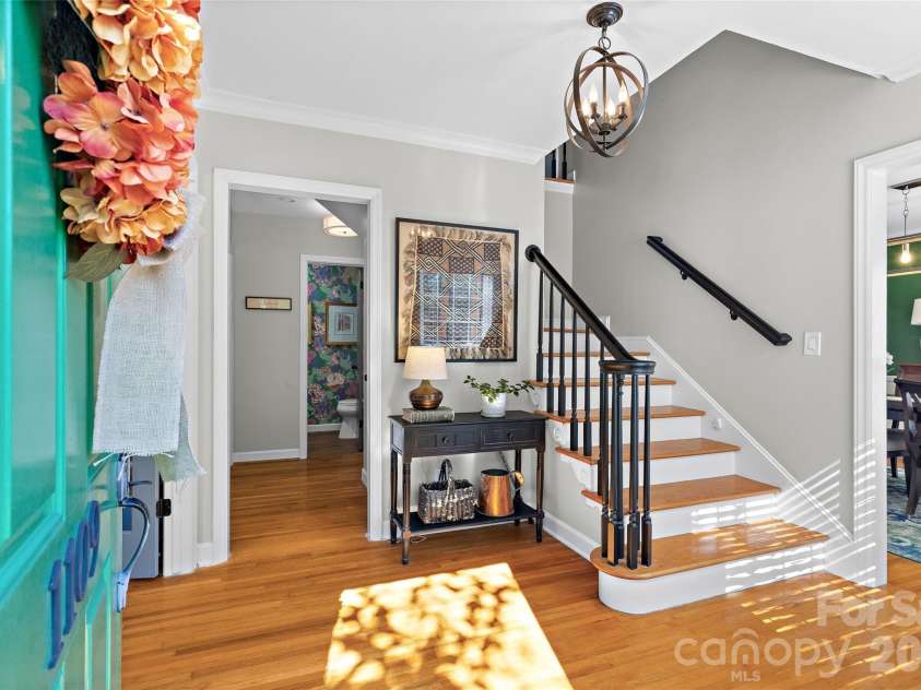 1109 Tuxedo Court, Charlotte, NC 28211.  MLS# CAR4423114, YatesRealty ID 51615. 