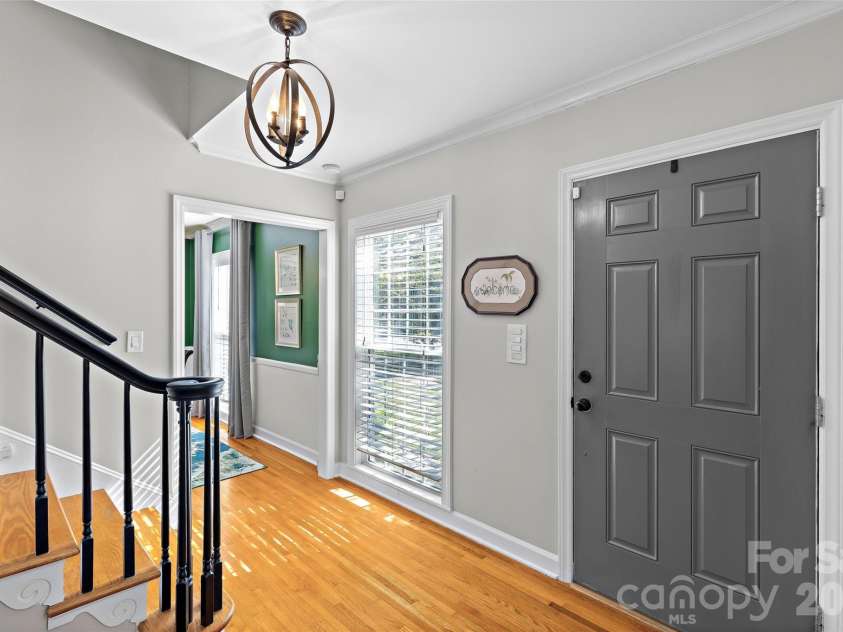 1109 Tuxedo Court, Charlotte, NC 28211.  MLS# CAR4423114, YatesRealty ID 51615. 