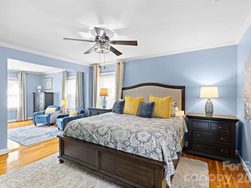 1109 Tuxedo Court, Charlotte, NC 28211.  MLS# CAR4423114, YatesRealty ID 51615. 