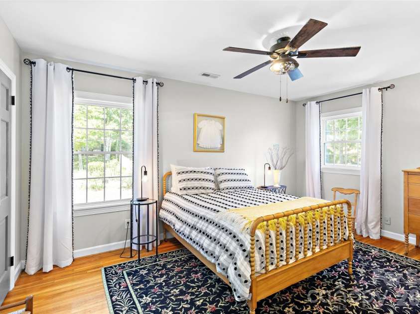 1109 Tuxedo Court, Charlotte, NC 28211.  MLS# CAR4423114, YatesRealty ID 51615. 