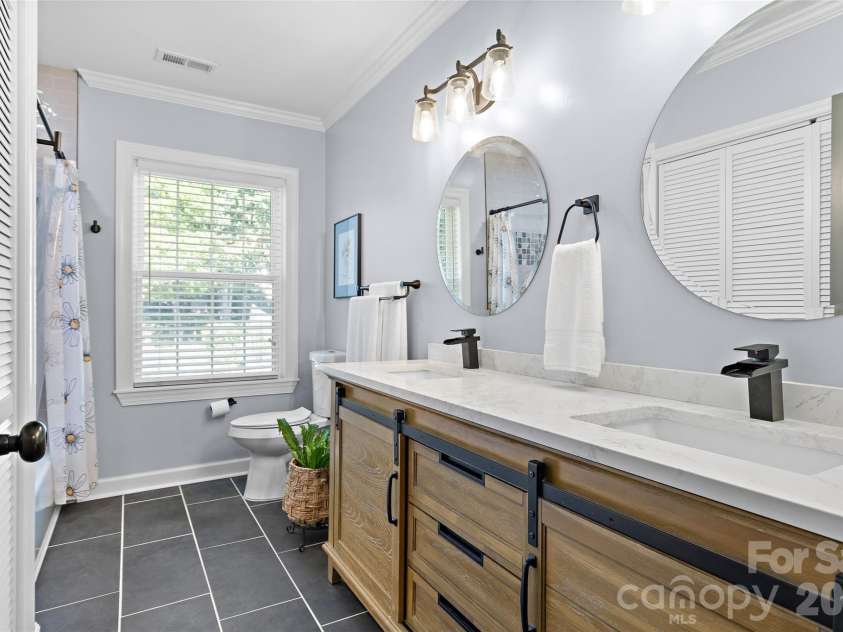 1109 Tuxedo Court, Charlotte, NC 28211.  MLS# CAR4423114, YatesRealty ID 51615. 