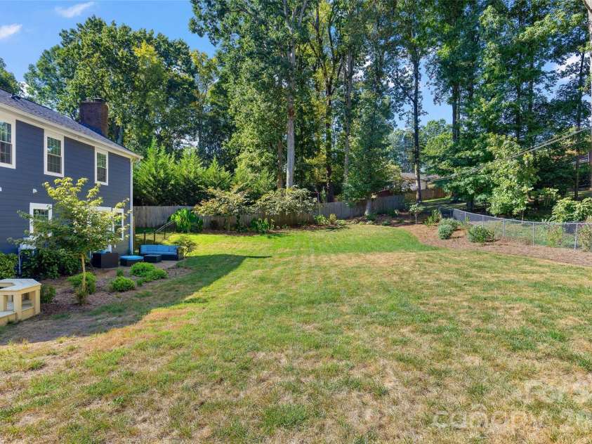 1109 Tuxedo Court, Charlotte, NC 28211.  MLS# CAR4423114, YatesRealty ID 51615. 