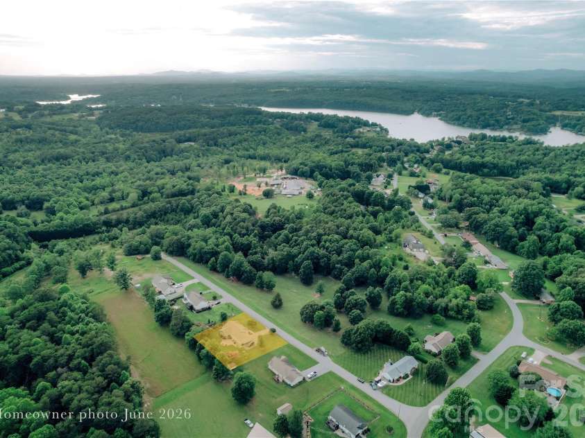 4391 33rd Street Lane, Hickory, NC 28601.  MLS# CAR4424086, YatesRealty ID 51616. 