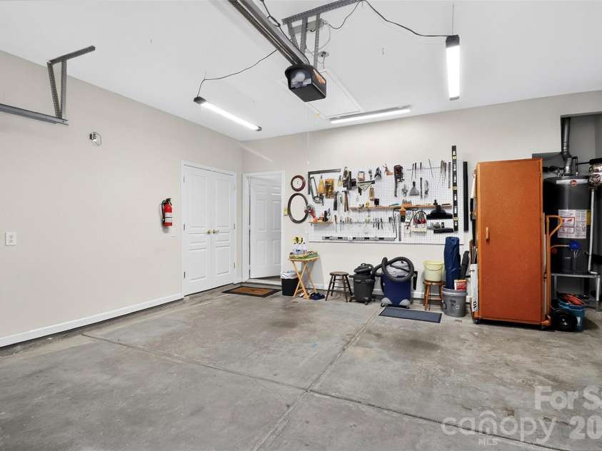9247 Elrose Place, Charlotte, NC 28277.  MLS# CAR4424093, YatesRealty ID 51617. 2 car garage