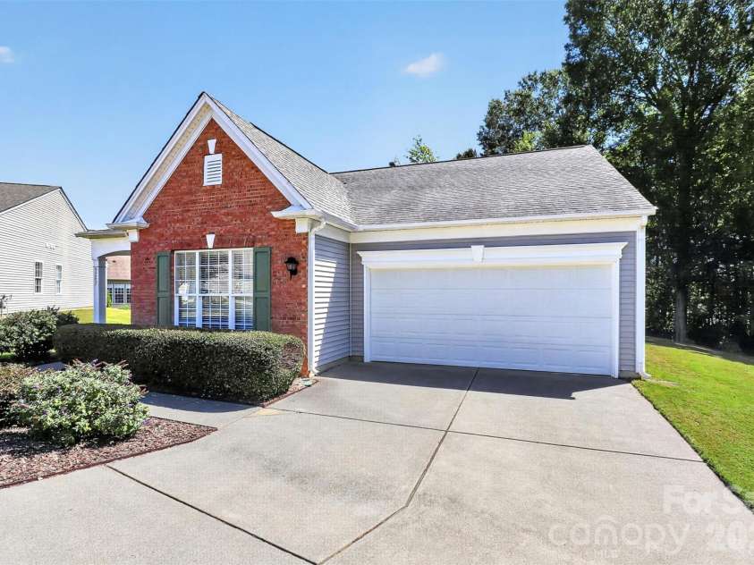 9247 Elrose Place, Charlotte, NC 28277.  MLS# CAR4424093, YatesRealty ID 51617. 2 car garage + driveway parking