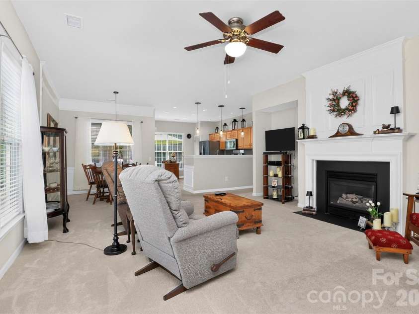 9247 Elrose Place, Charlotte, NC 28277.  MLS# CAR4424093, YatesRealty ID 51617. Greatroom